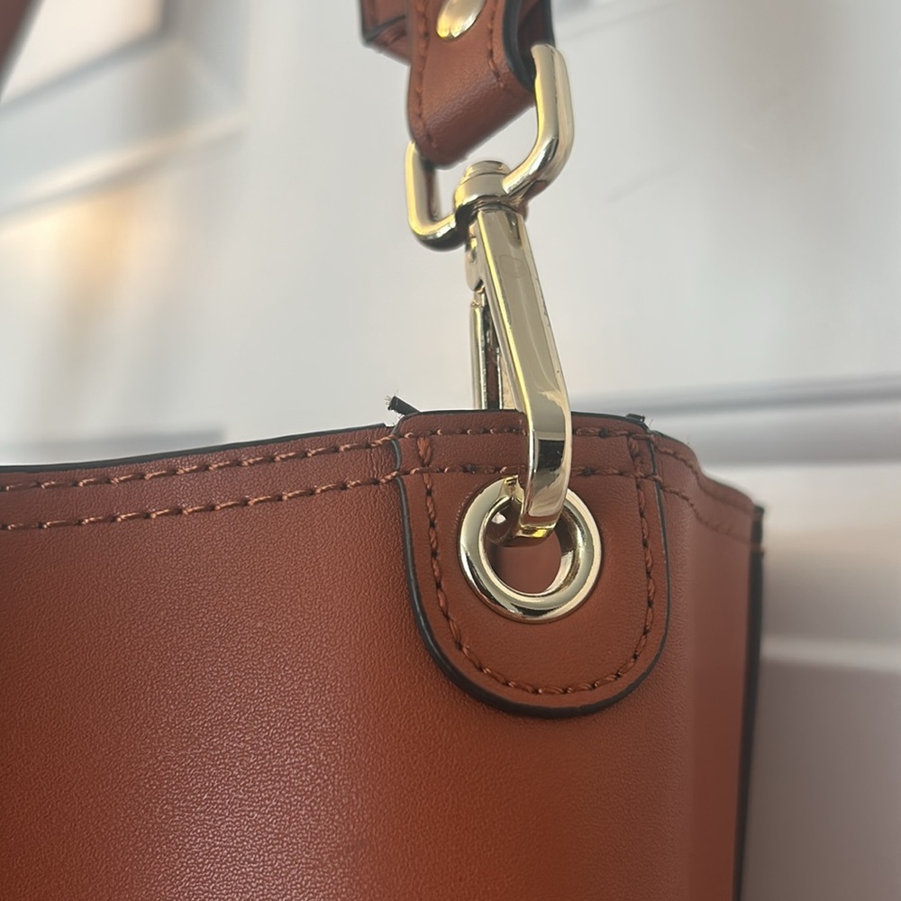Gorgeous BOSTATEN leather hobo bag - Picture 4 of 6